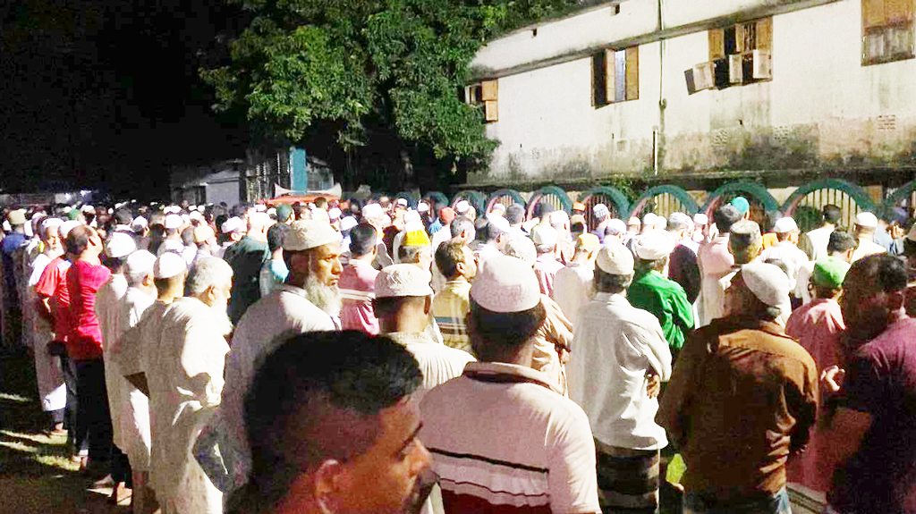 প্যারোলে মুক্তি মেলেনি সাবেক এমপির, জেলগেটে শেষবার দেখলেন মায়ের মুখ